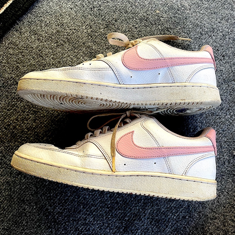 Nike Women’s logo sneakers – White/Pink Glaze – Women’s Size 10 (US Men’s ~ 8)